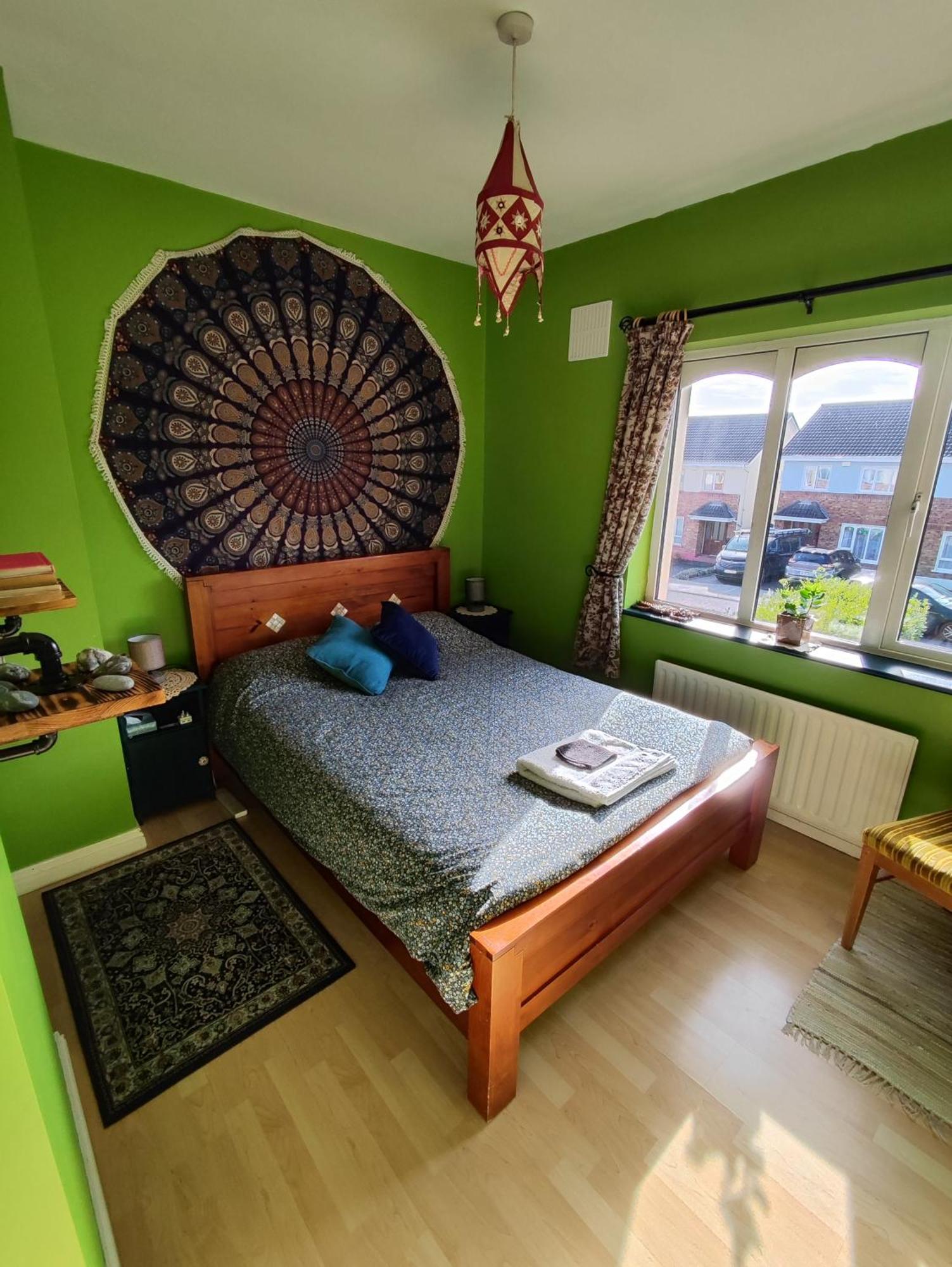 The Green Room Homestay Голуей Екстериор снимка